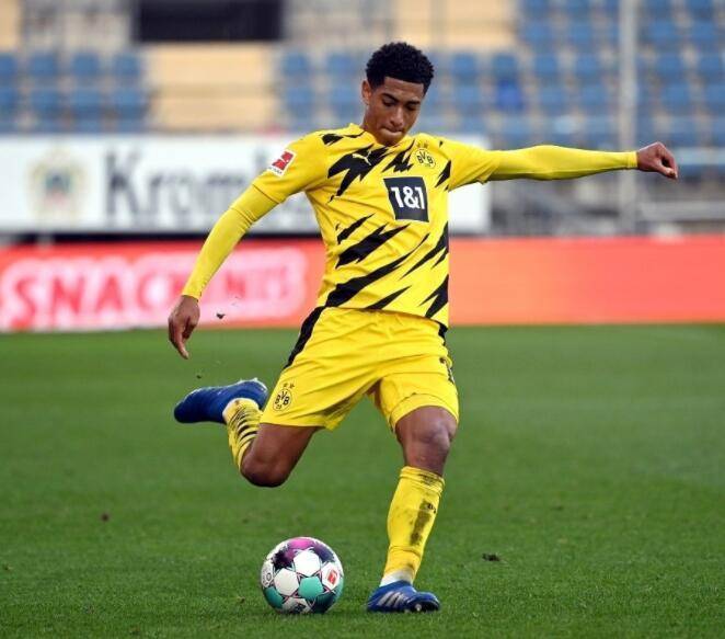 速度滑冰世界杯男子500米 薛智文以34秒64斩获第12名