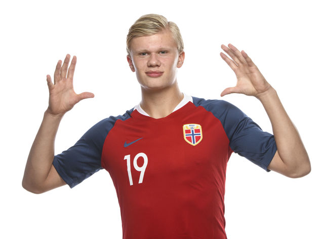 状态持续火热！本轮英超送助攻，福登最近3场比赛已造5球