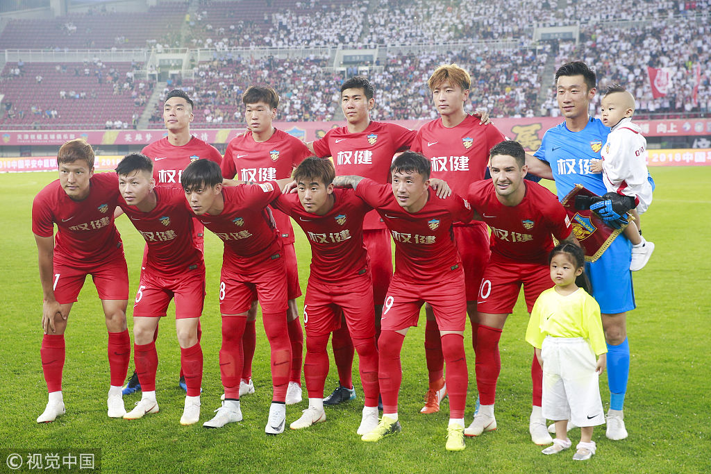 判决书：原天津泰达球员白某峰因受贿判有期徒刑一年，缓刑一年